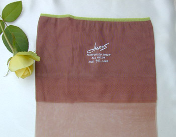 Vintage RHT : Hanes 415 Reinforced Heel and Toe Sheer Stocking